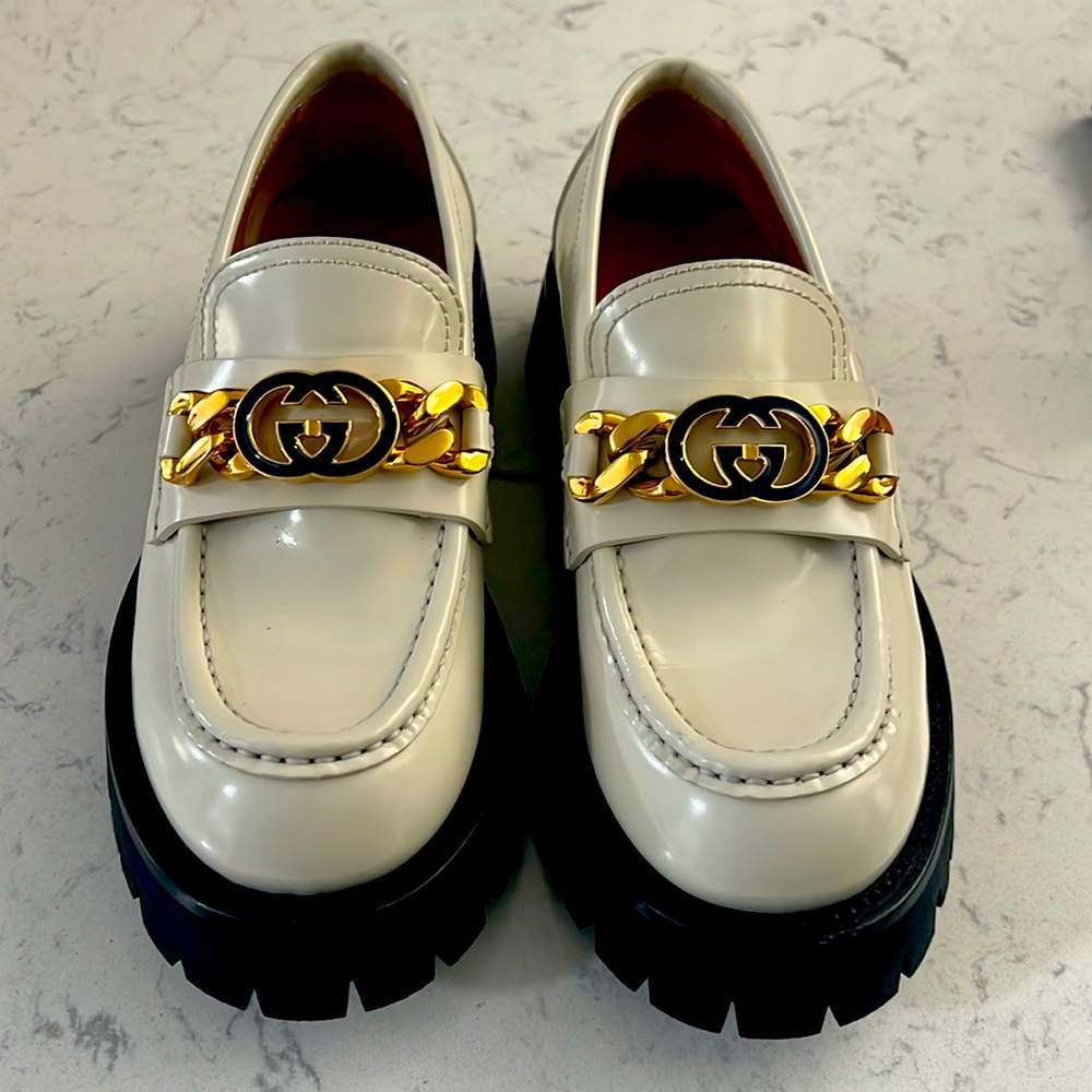 Gucci Women's Jeanne logo chain Cream Loafers . Size 36.5